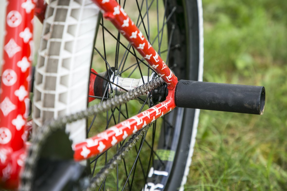 BIKE CHECK - TOMAS BLAHO - SUPREME X LOUIS VUITTON BMX